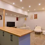 Bezirgan 2 Bedroom With Private Pool Vilă