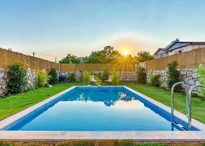 Вилла Bezirgan 2 Bedroom With Private Pool