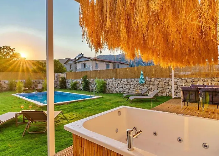 Bezirgan 2 Bedroom With Private Pool Калкан