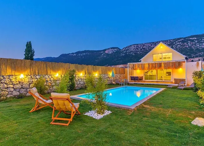 Bezirgan 2 Bedroom With Private Pool Вилла