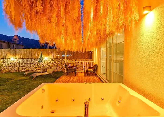 Bezirgan 2 Bedroom With Private Pool Калкан