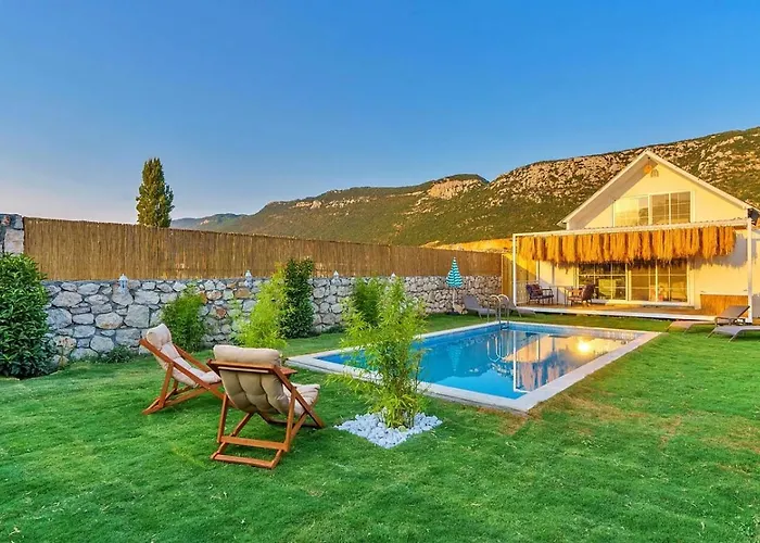 Bezirgan 2 Bedroom With Private Pool Вилла *