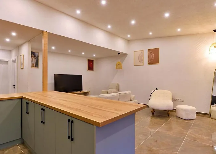 Bezirgan 2 Bedroom With Private Pool Вилла