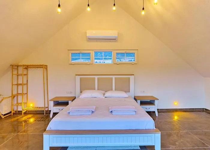 Bezirgan 2 Bedroom With Private Pool Вилла *