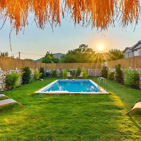 Bezirgan 2 Bedroom With Private Pool