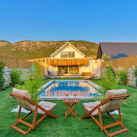 Bezirgan 2 Bedroom With Private Pool 别墅 卡尔坎