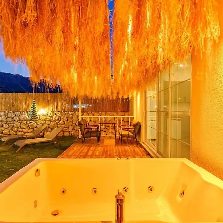 Bezirgan 2 Bedroom With Private Pool Kalkan