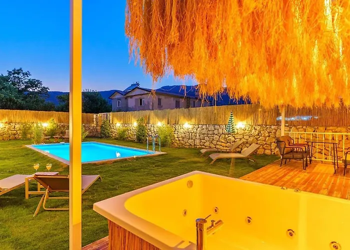 Bezirgan 2 Bedroom With Private Pool 别墅 卡尔坎