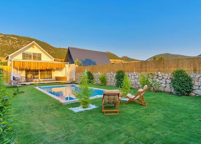 Bezirgan 2 Bedroom With Private Pool 卡尔坎