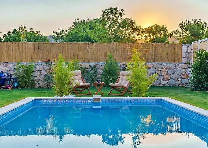 Bezirgan 2 Bedroom With Private Pool *