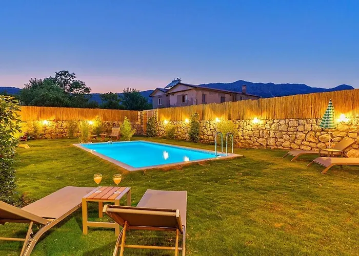 Bezirgan 2 Bedroom With Private Pool 别墅 卡尔坎