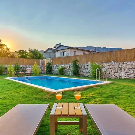 فيلة Bezirgan 2 Bedroom With Private Pool كالكان