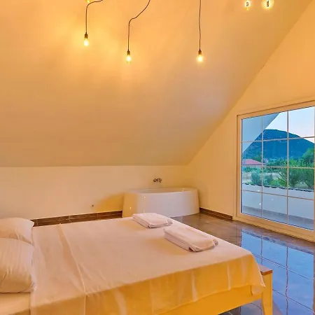Bezirgan 2 Bedroom With Private Pool